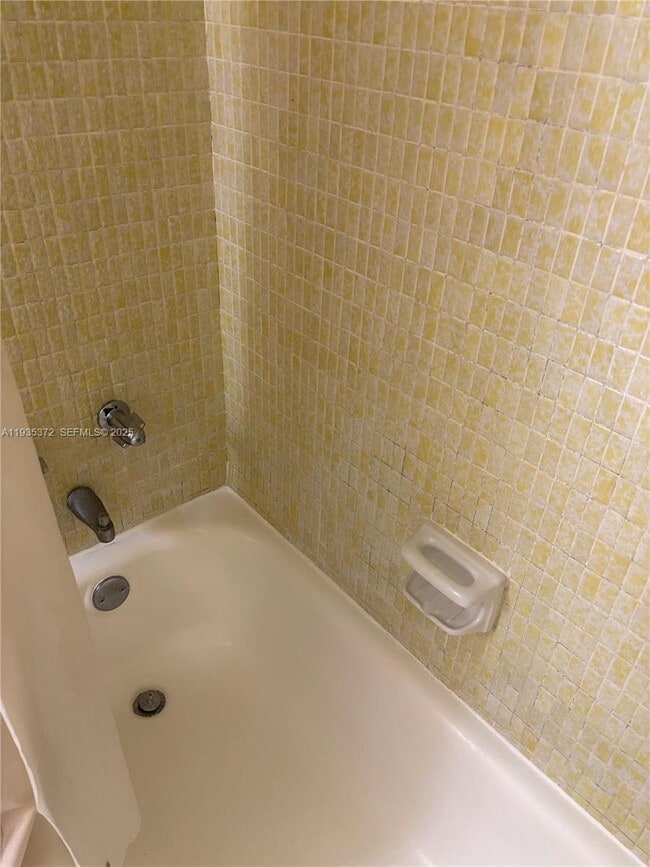 Building Photo - 1470 NE 125th Terrace