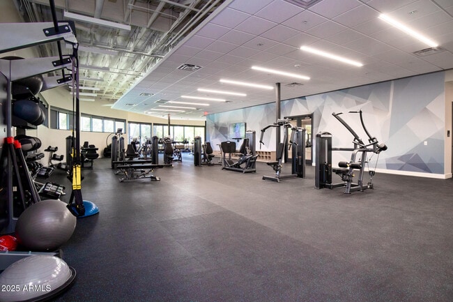 Building Photo - 7760 E Gainey Ranch Rd