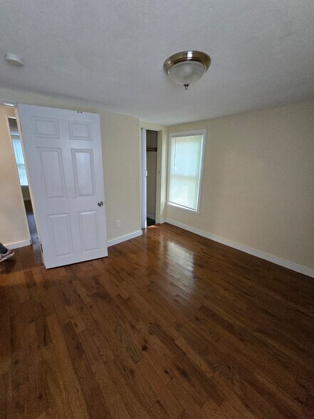 Building Photo - 622 Newhall St