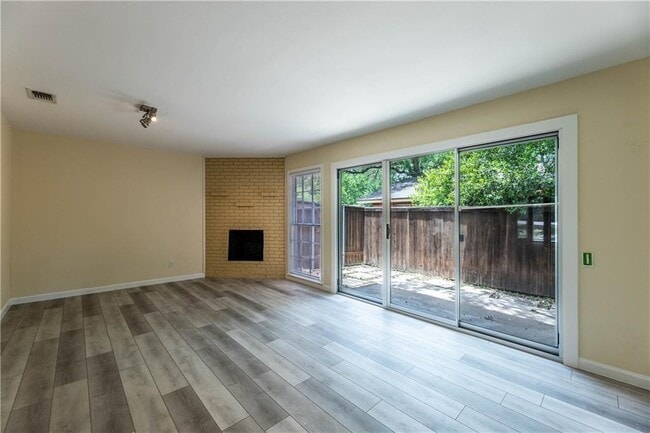 Building Photo - 1704 Emilie Ln