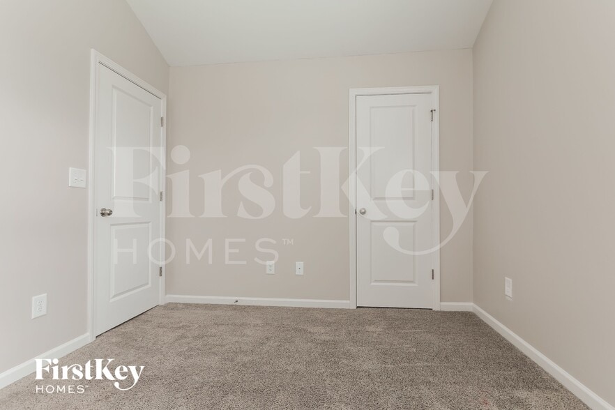 Building Photo - 2142 Massey Ln