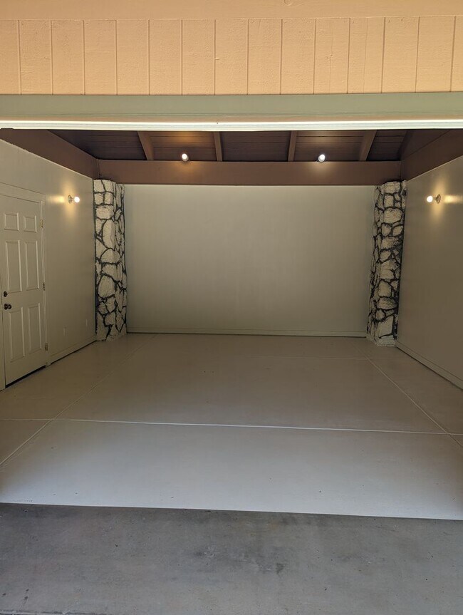 Building Photo - Luxury 5 Bedroom Home in Palo Verde Ranch