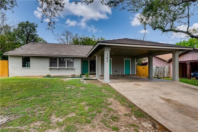 Building Photo - 102 Nicole Cove