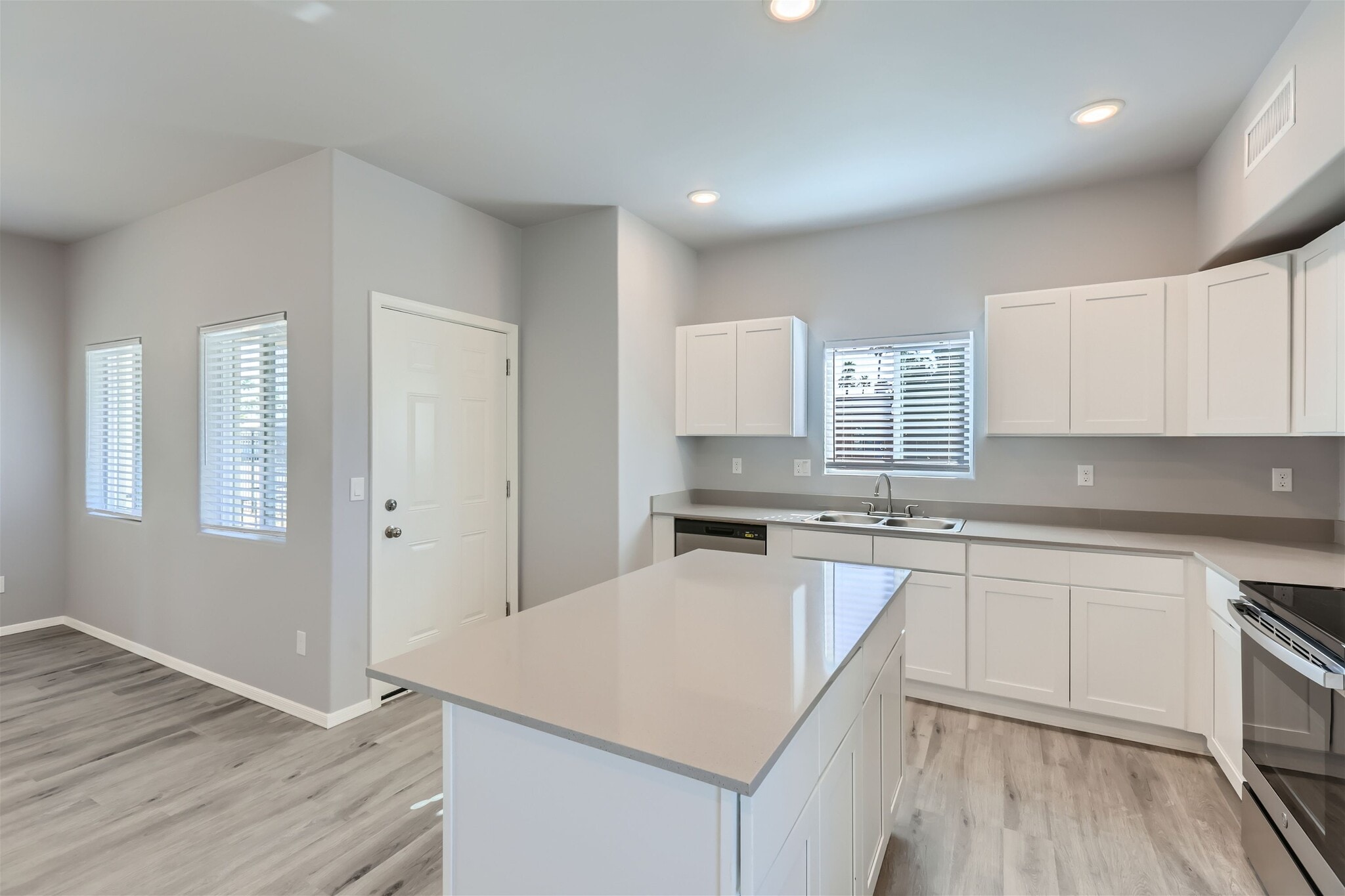 Building Photo - 7010 N 80th Ave