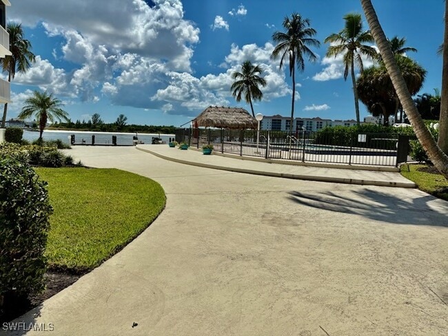 Building Photo - 60 W Pelican St