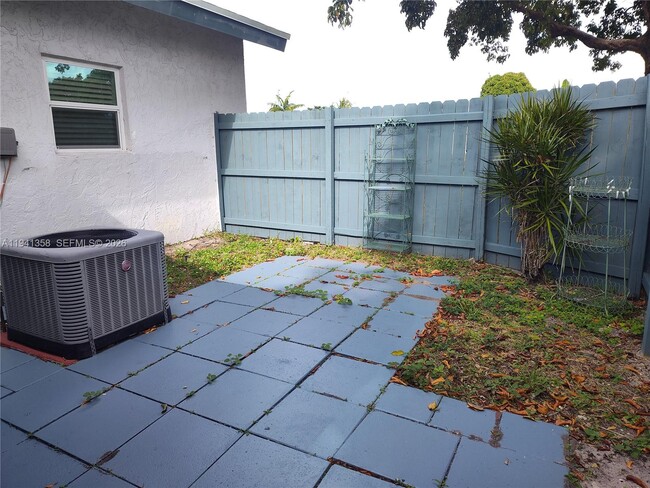 Building Photo - 7441 W Sunrise Blvd