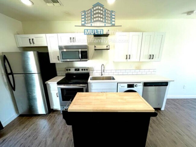 Building Photo - 1402 E McKinley St