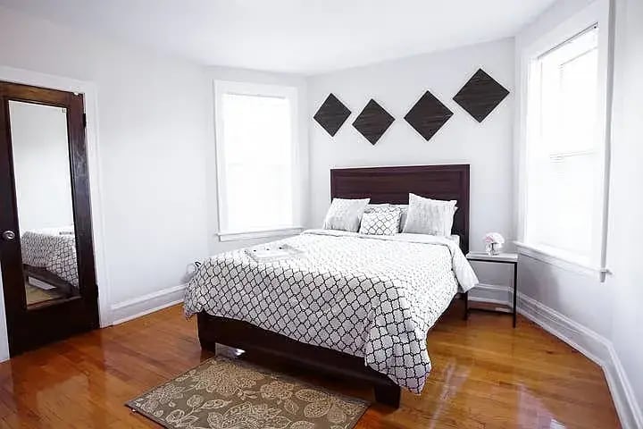 Building Photo - 6444 N Washtenaw Ave