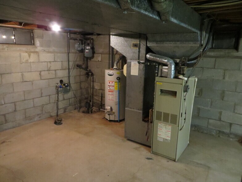 New High Effeciency Furnace - 145 Danforth Cres