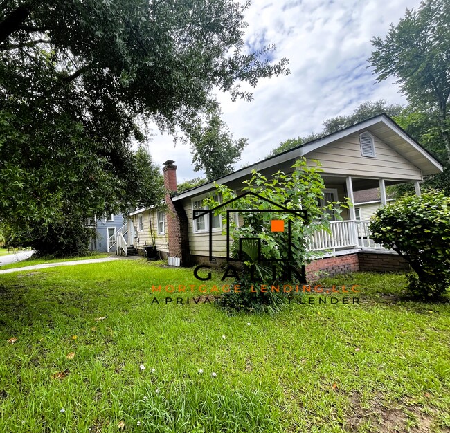 Building Photo - 204 Sugden St