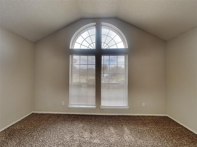 Building Photo - 813 NW Park Meadow Ln