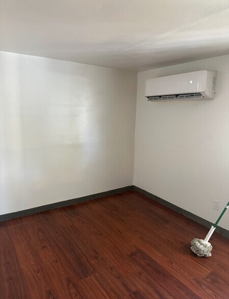 Building Photo - 2907 S 2910 W