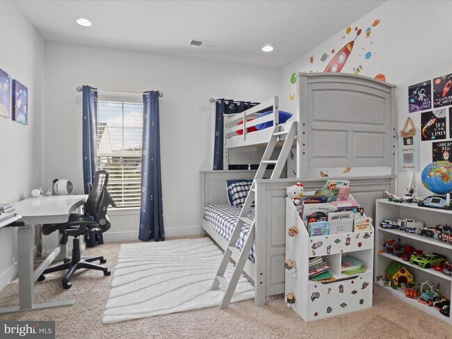 Building Photo - 25441 Hartland Orch Ter