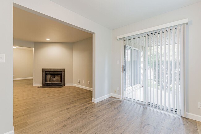 Building Photo - Completely renvovated 2 bedroom/2 bathroom...