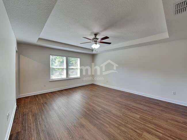 Building Photo - 3132 Creek Village Ln
