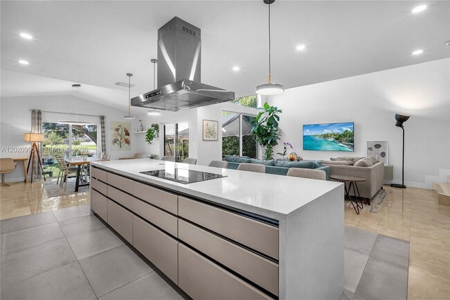 Building Photo - 16601 Sapphire Manor