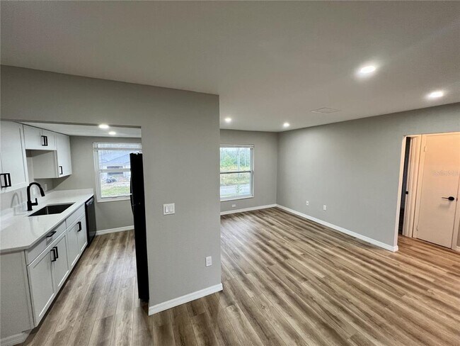 Building Photo - 146 Boundary Blvd