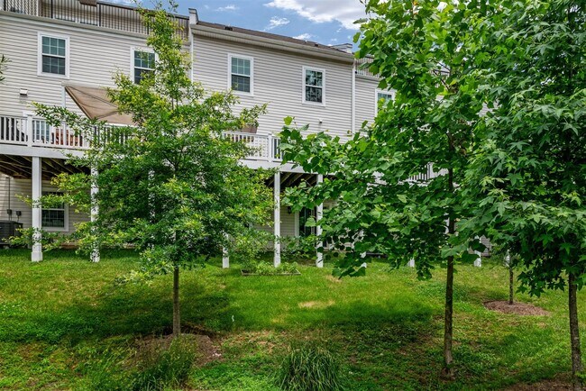 Building Photo - 2627 Smooth Alder St