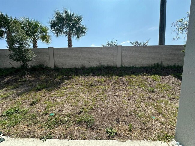 Building Photo - 2075 Punch Bowl Ave
