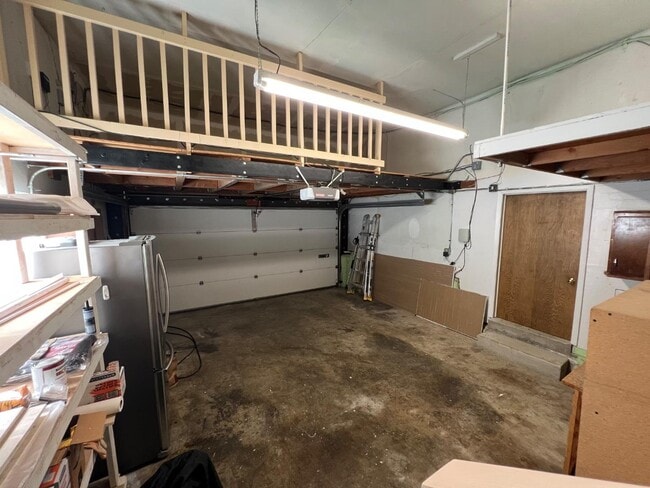 Building Photo - 3833 Brookdale Blvd