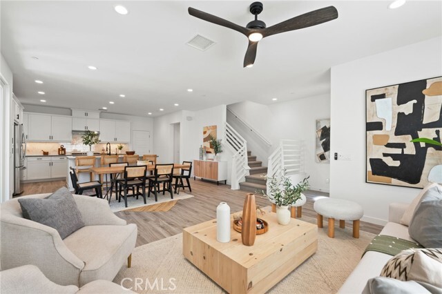 Building Photo - 101 Stage