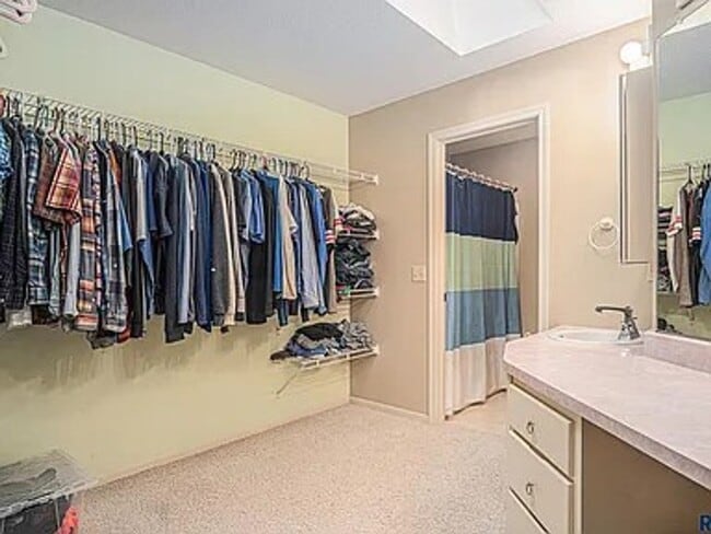 Building Photo - Charming 3-Bedroom Twin Home — 904?E?Jane?...