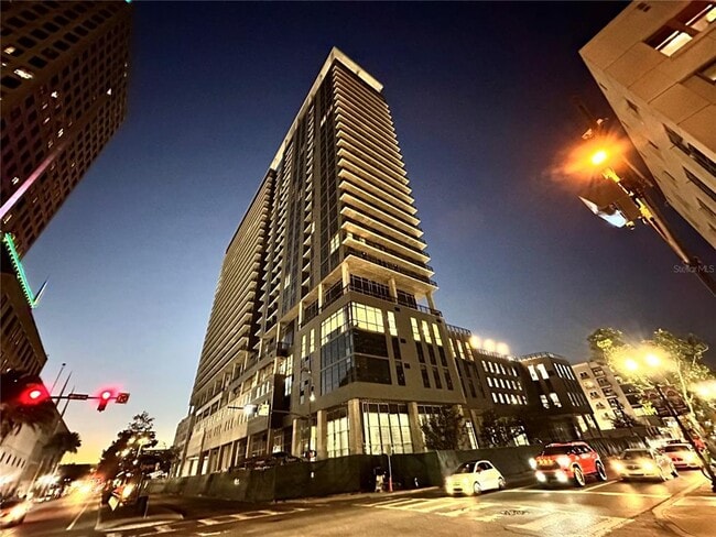 Building Photo - 435 N Orange Ave