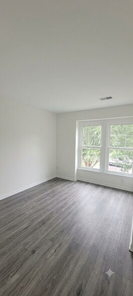 Building Photo - 6304 Field Flower Trl