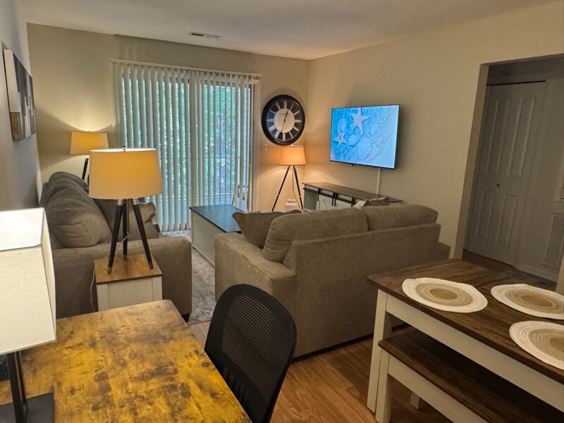 Building Photo - 2724 S 17th St