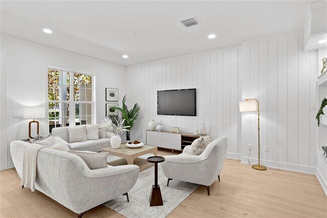 Building Photo - 430 GILMAN Pl