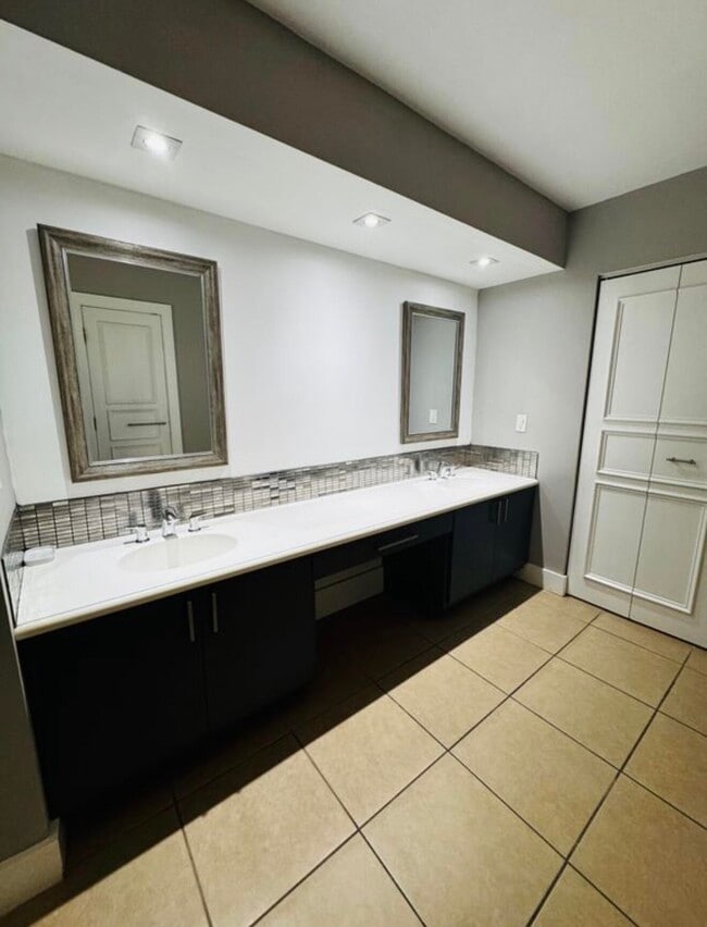 Building Photo - 3665 Silver Lace Ln