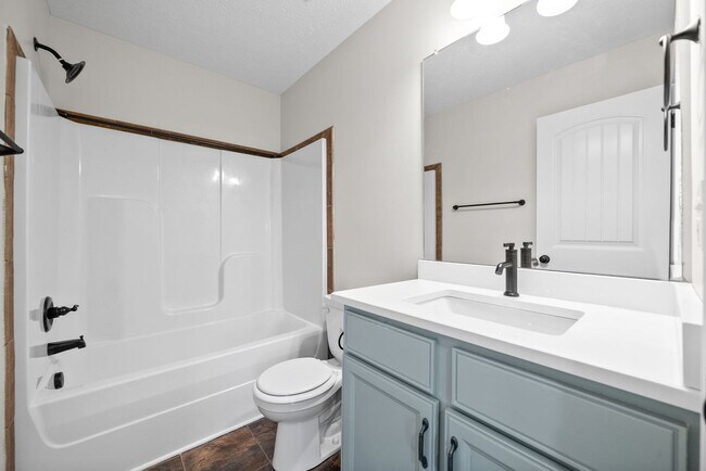 Building Photo - Pet Friendly Four Bedroom!