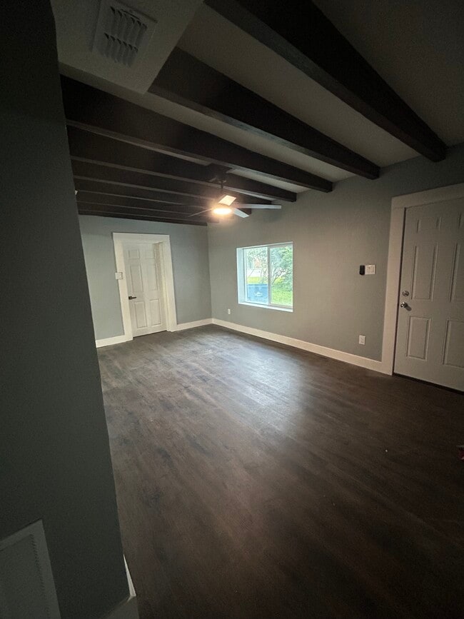 Building Photo - 413 E Kentucky Ave