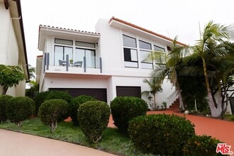 Building Photo - 6401 Via Baron