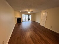 Building Photo - 10161-3 Creekside Dr.