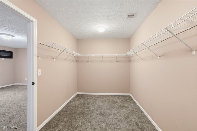 Building Photo - 12120 Edgehill Oval