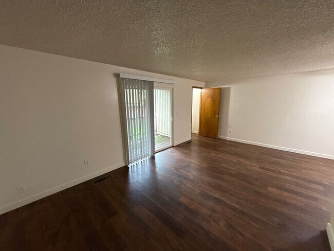 Building Photo - 670 Taybin Rd NW