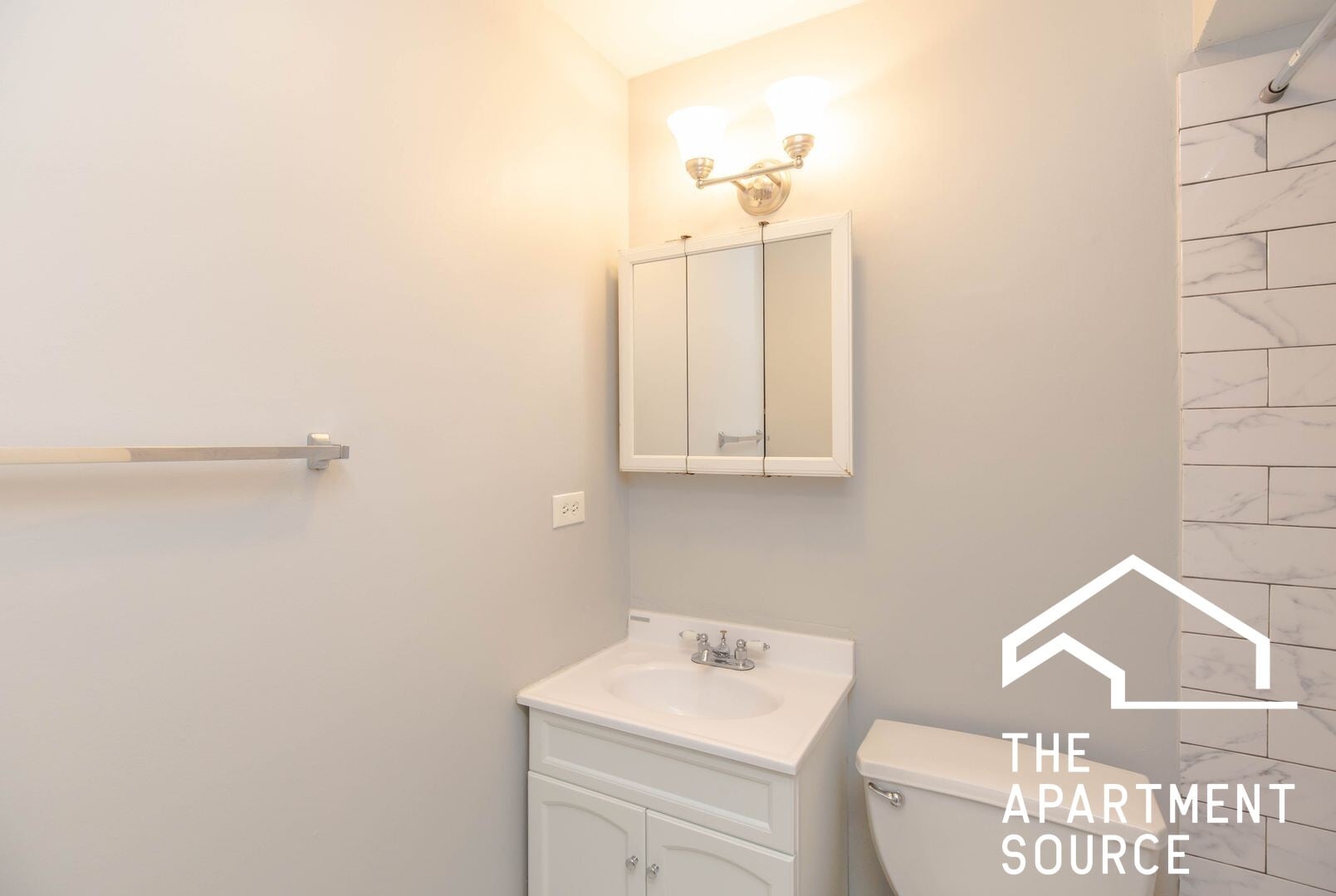 Building Photo - 752 W Gordon Ter