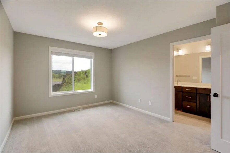 Building Photo - 1717 Southpoint Ln