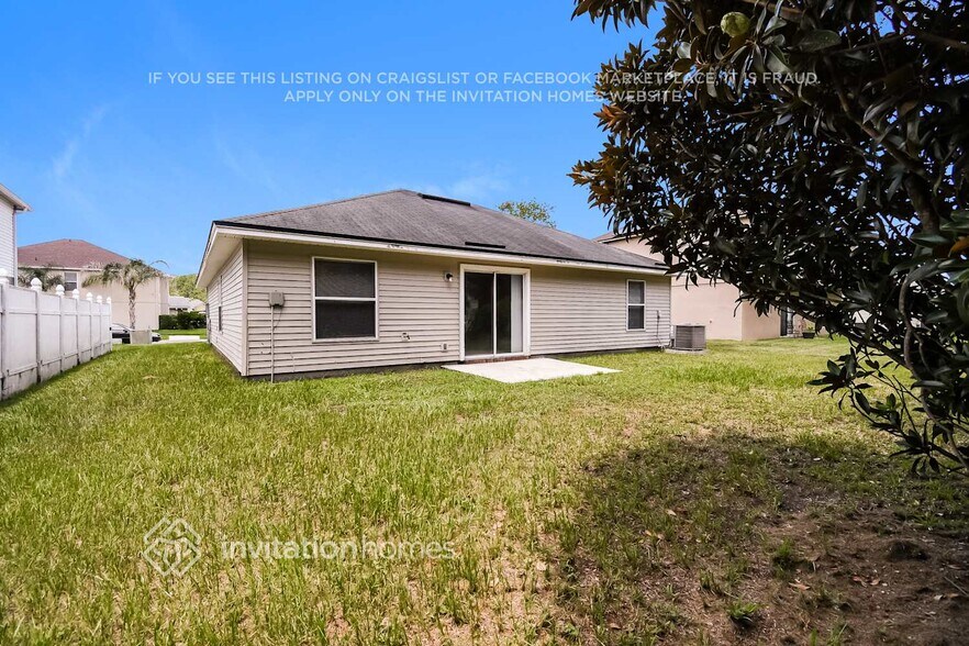 Building Photo - 9294 Thunderbolt Dr