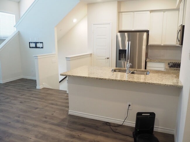 Building Photo - 4 Bed 3.5 Bath in Windhaven Crossing
