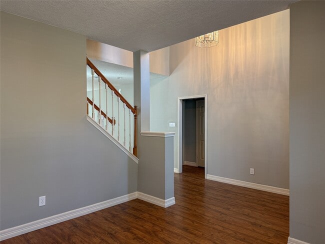 Building Photo - 209 McVoy Dr