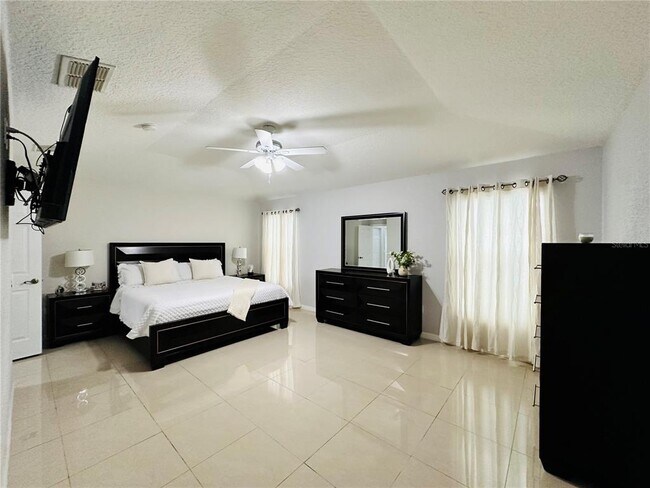 Building Photo - 8885 Palisades Beach Ave