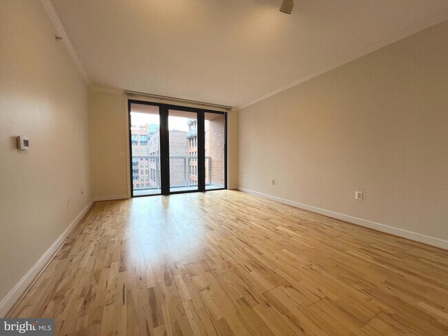 Building Photo - 616 E Street NW Unit 902