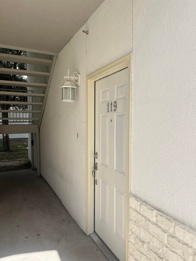 Building Photo - 7615 Laguna Del Mar Ct
