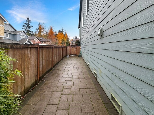 Building Photo - Spacious Rockport home in beautiful Bothell Community