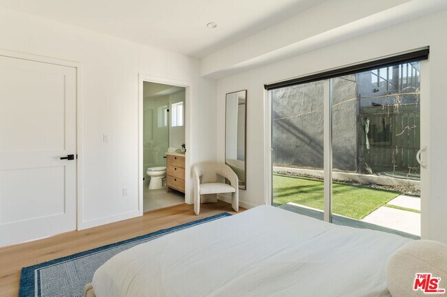 Building Photo - 6765 Lexington Ave