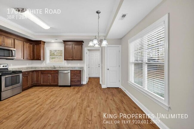 Building Photo - 1707 White Rd