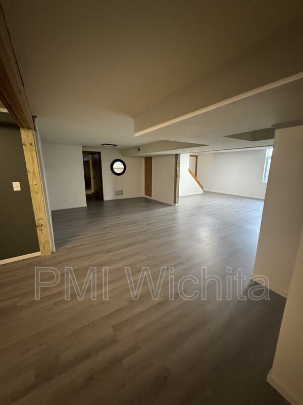 Building Photo - 840 N Waddington Ave