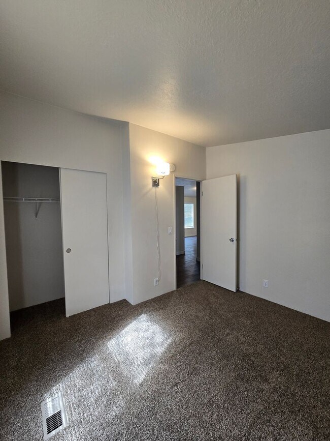 Building Photo - Pet Friendly 3 Bed / 2Bath Home w/ Carport